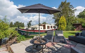 Houseboat Vinkeveen